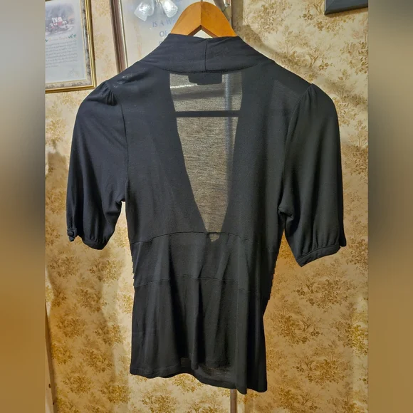 The Limited Small black 1/2 sleeve top - Picture 6 of 7